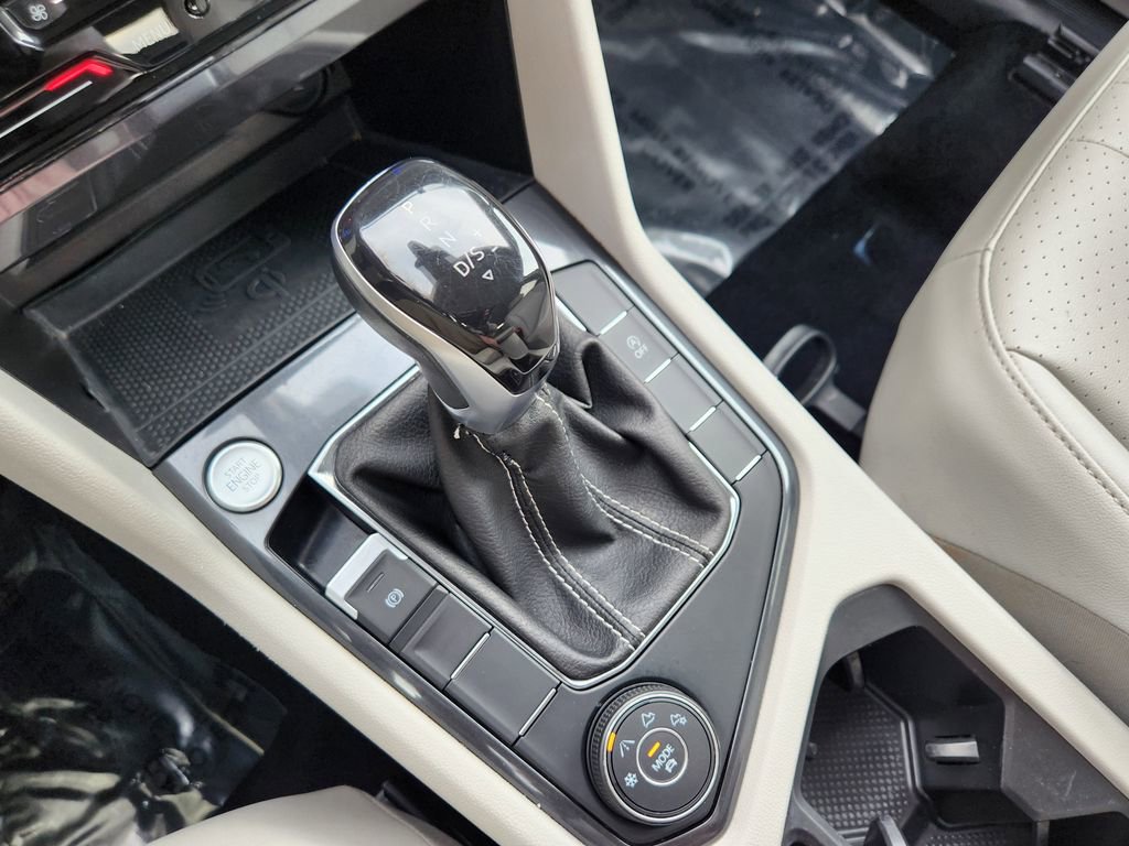 Used 2022 Volkswagen Tiguan SE image 10