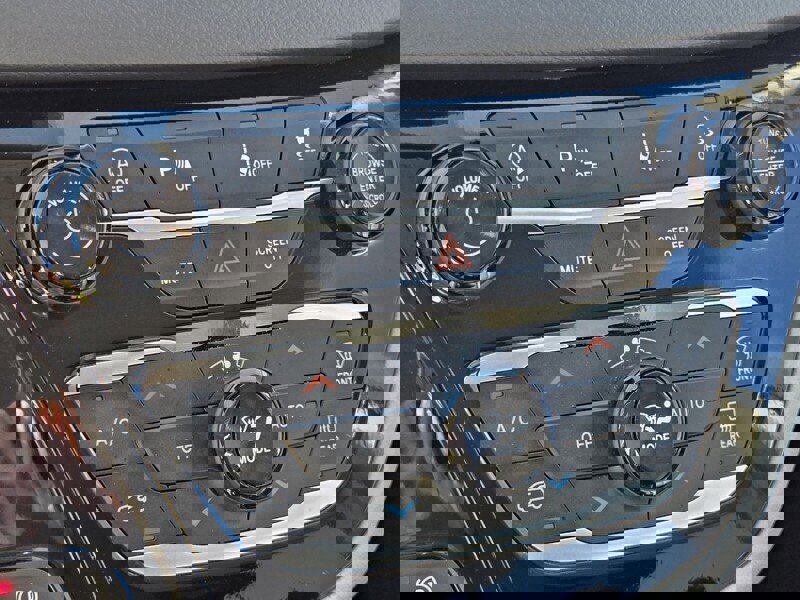 Used 2024 Chrysler Pacifica Touring-L image 20