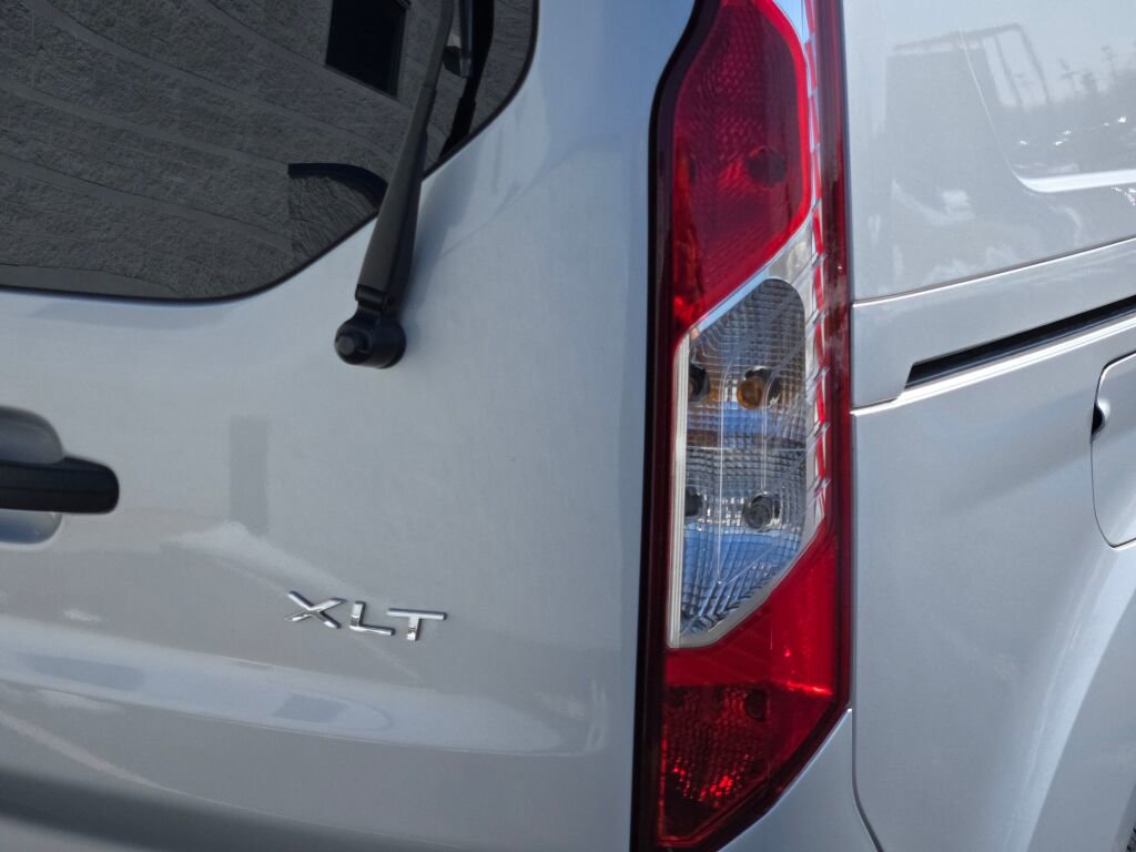 Used 2023 Ford Transit Connect XLT image 13