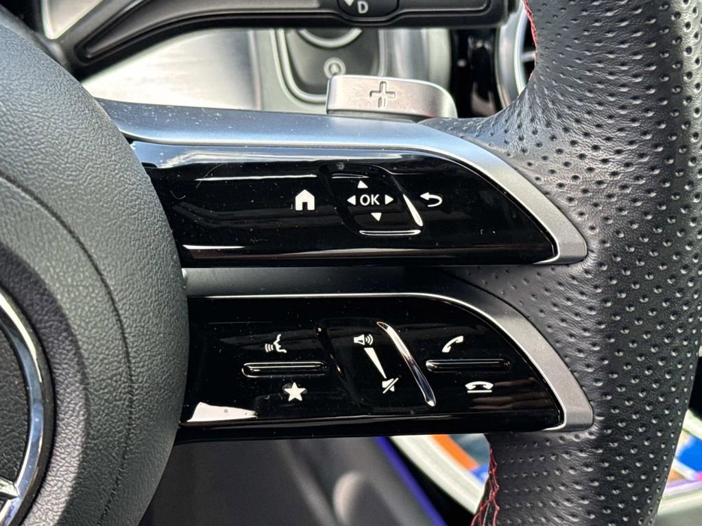 Used 2025 Mercedes-Benz GLB 250 image 24