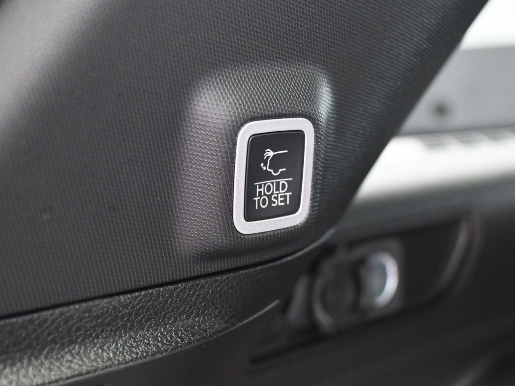 New 2025 Jeep Grand Cherokee Altitude image 33