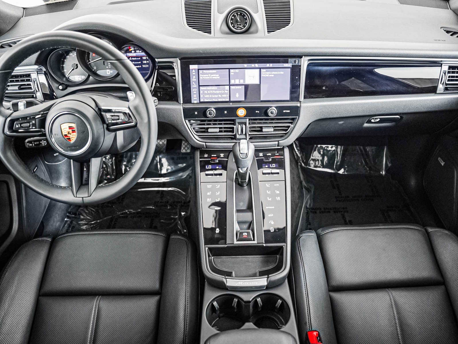 Certified 2026 Porsche Macan AWD/4WD image 15