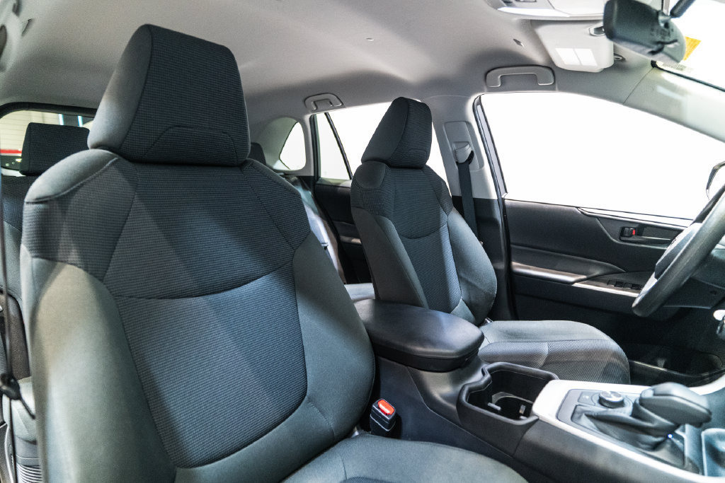 Certified 2025 Toyota RAV4 LE AWD/4WD image 15