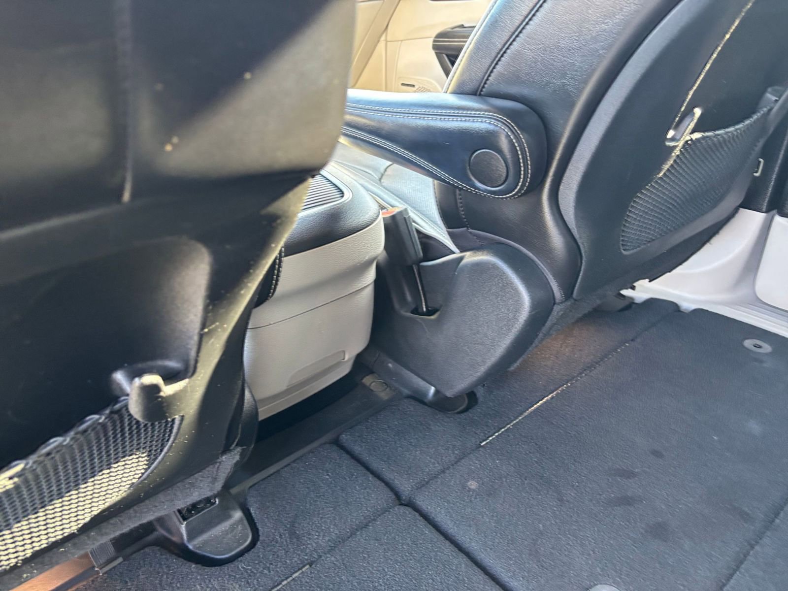Used 2022 Chrysler Pacifica Limited FWD image 24