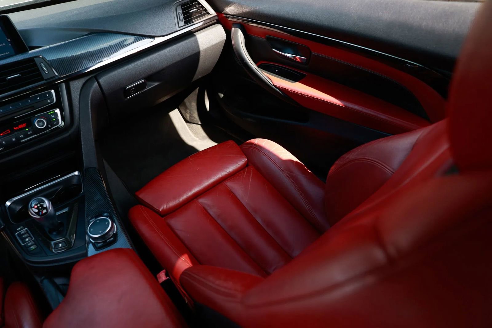 Used 2015 BMW M4 Convertible image 23