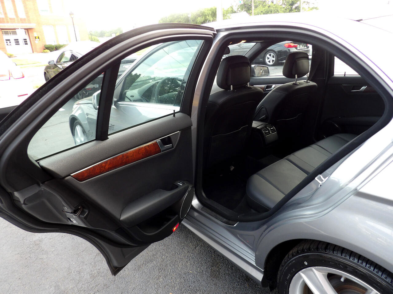 Used 2011 Mercedes-Benz C 300 4MATIC Sedan image 14