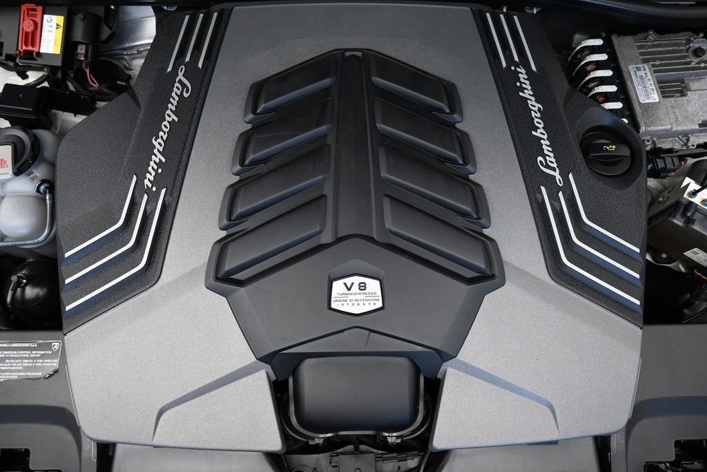 Used 2020 Lamborghini Urus AWD/4WD image 28
