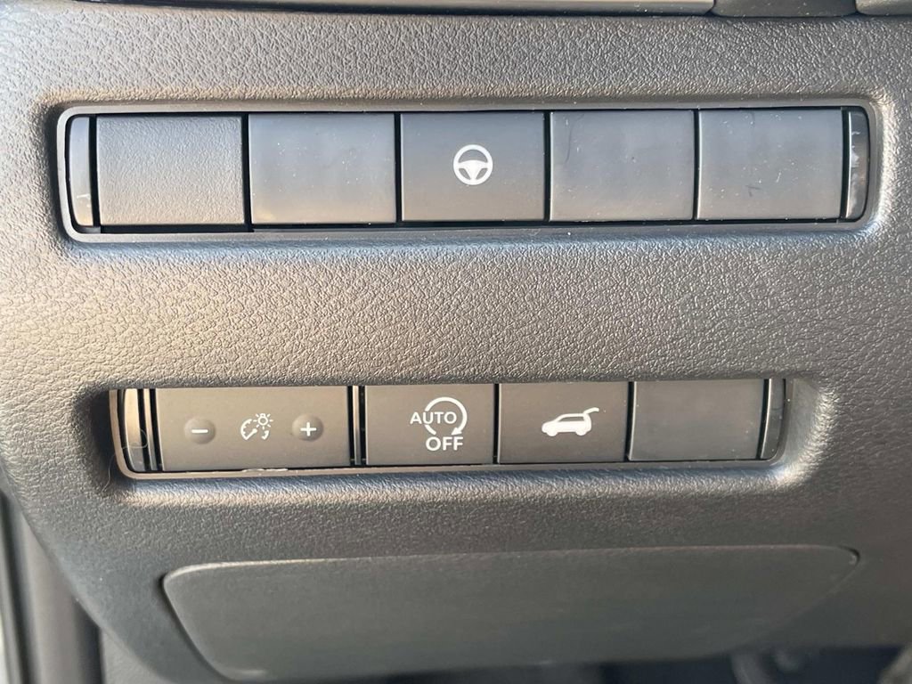 New 2026 Nissan Rogue SV FWD image 31