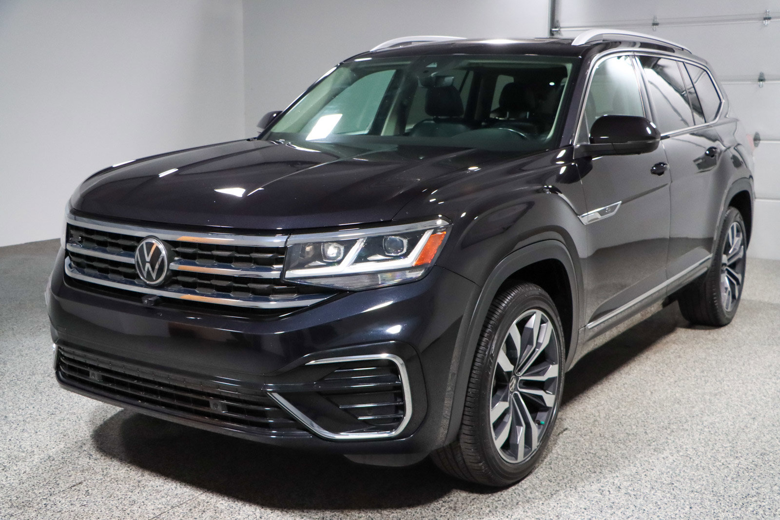Used 2022 Volkswagen Atlas SEL Premium image 35