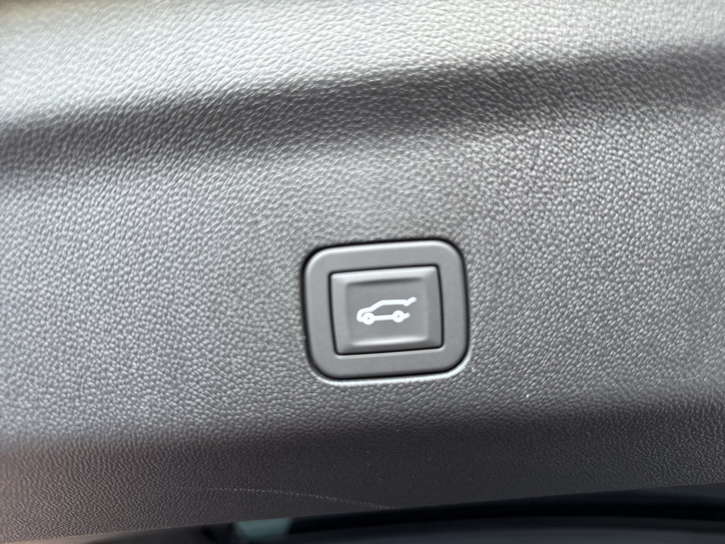 New 2026 GMC Yukon AT4 w/ AT4 Premium Package AWD/4WD image 25