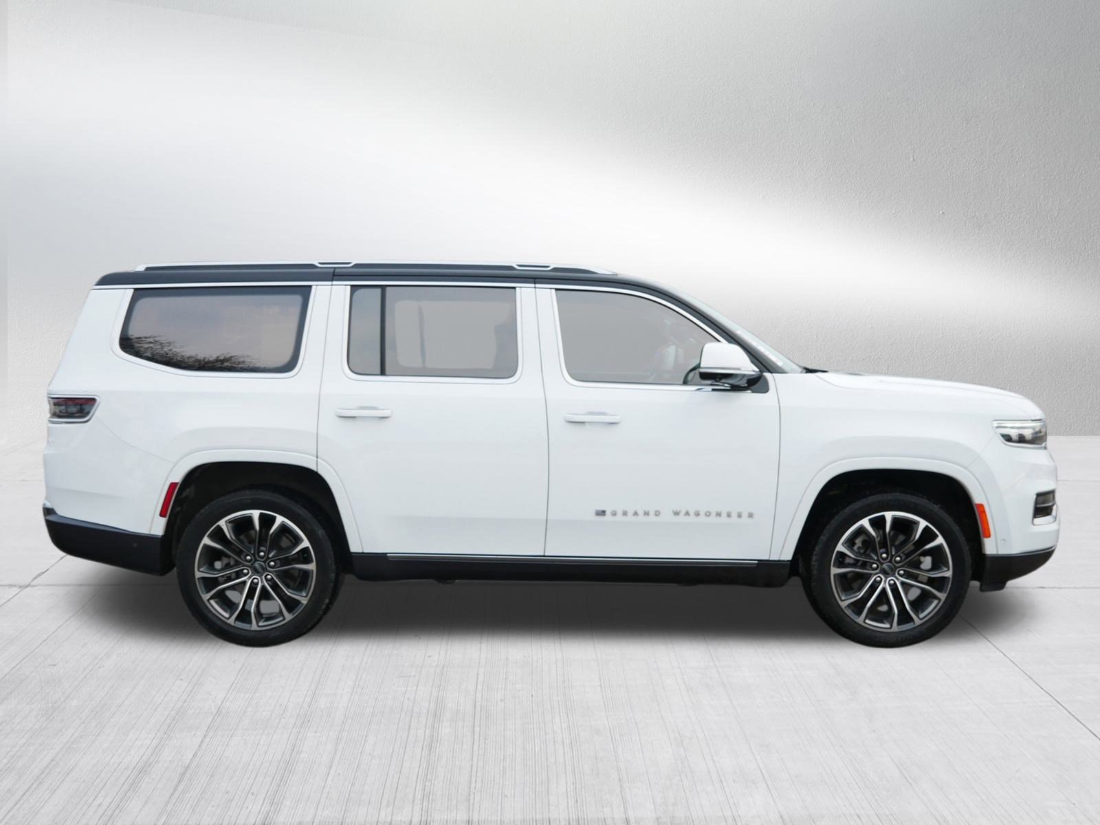 Used 2022 Jeep Grand Wagoneer Series III w/ Rear Seat Video Group 1 image 8