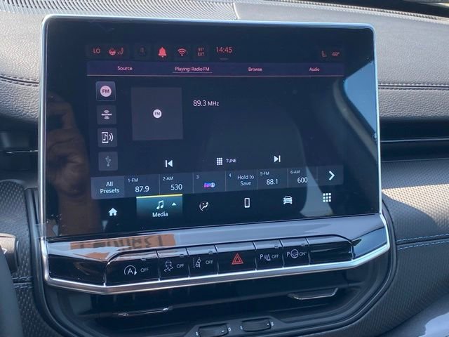 New 2025 Jeep Compass Latitude w/ Sun & Sound Group image 22