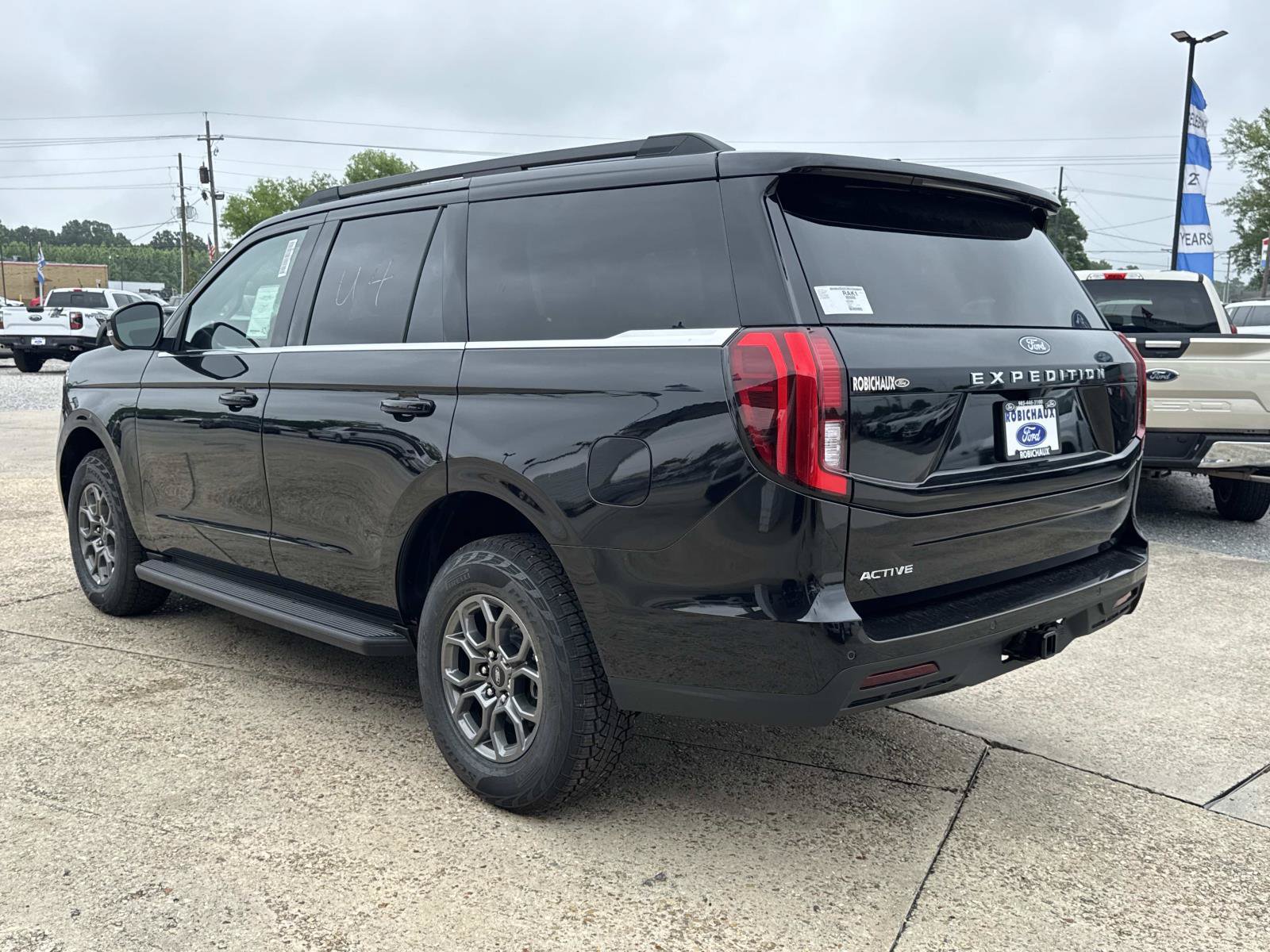 New 2026 Ford Expedition Active RWD image 4