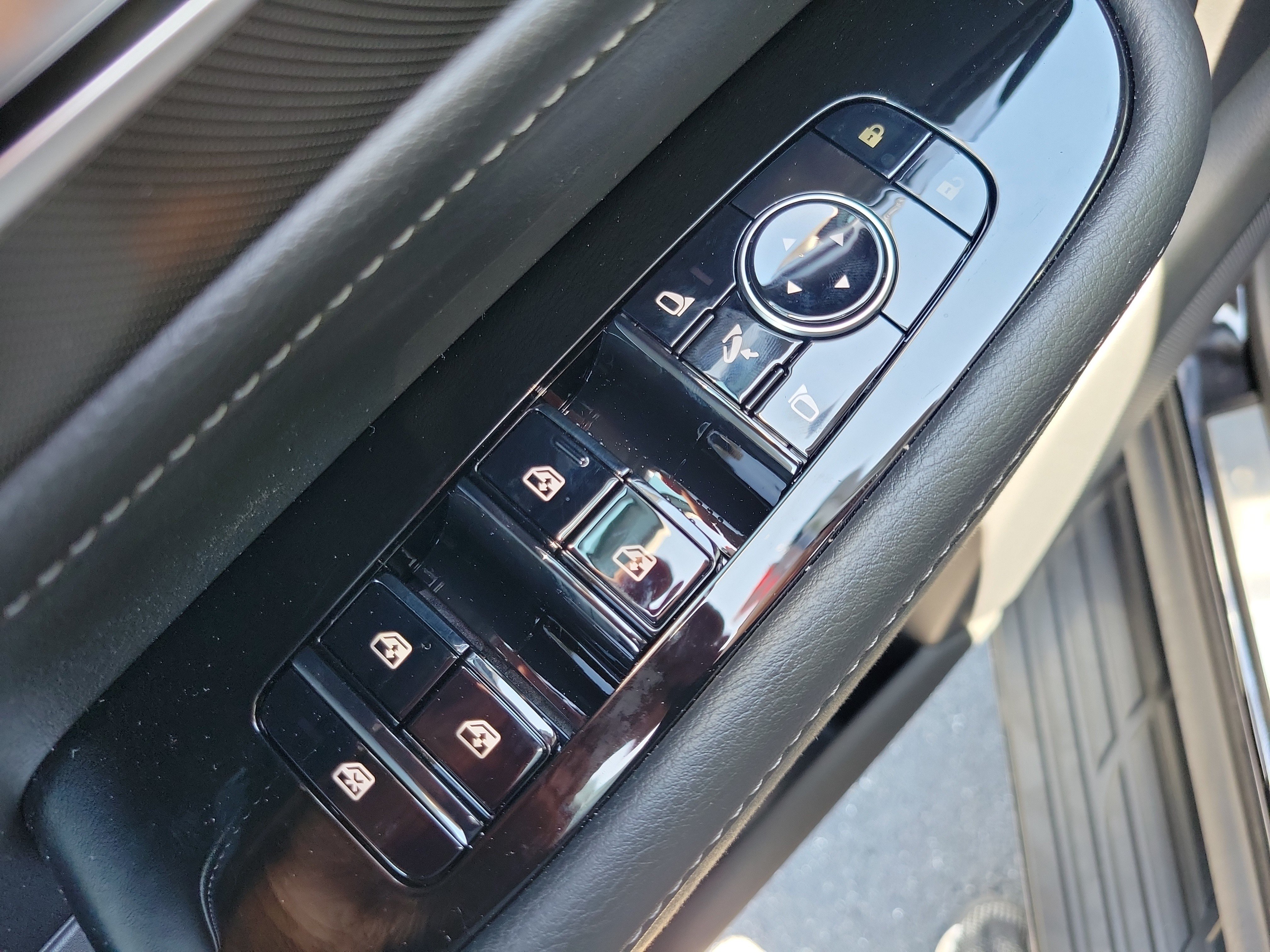 New 2026 INFINITI QX80 Luxe RWD image 17