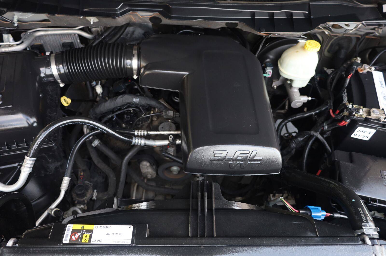 Used 2015 RAM 1500 Classic SLT RWD image 12