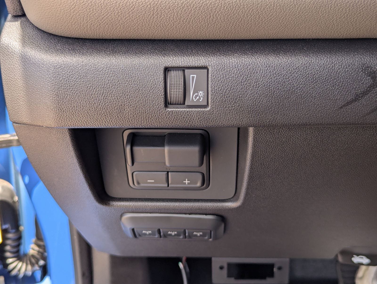 Used 2026 Chevrolet Colorado ZR2 w/ Technology Package AWD/4WD image 30