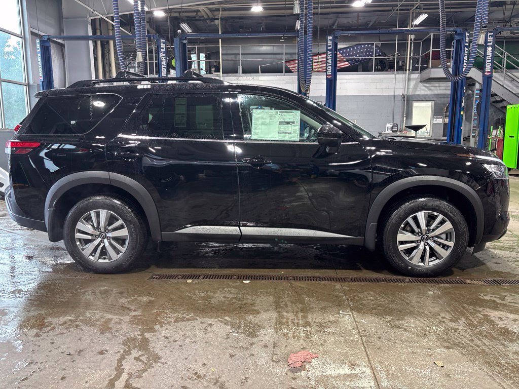 New 2026 Nissan Pathfinder SL w/ Cargo Package AWD/4WD image 4