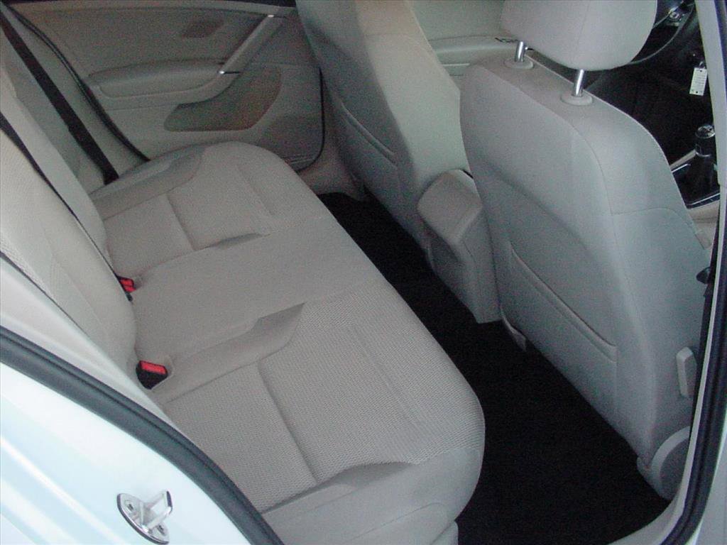 Used 2019 Volkswagen Golf S image 25