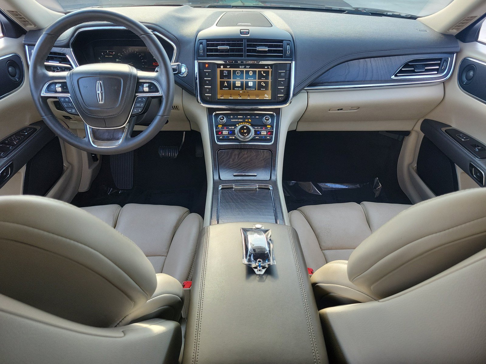Used 2019 Lincoln Continental Reserve FWD image 29