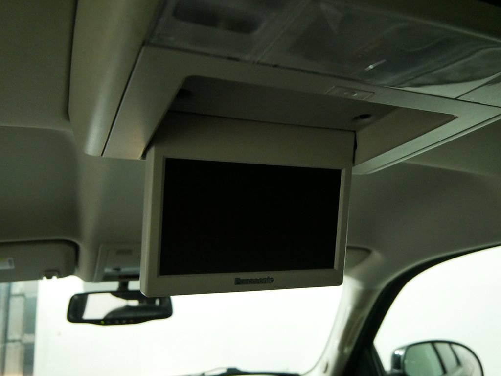 Used 2013 GMC Yukon SLT w/ SLT-2 Equipment Package AWD/4WD image 21