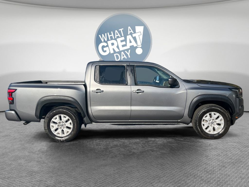 Used 2024 Nissan Frontier SV w/ SV Convenience Package image 2