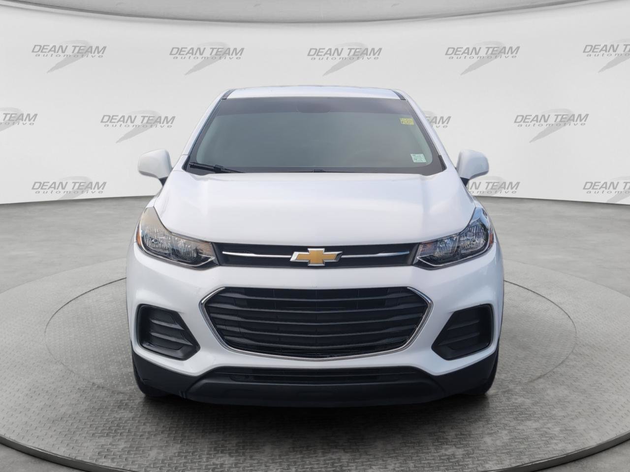 Used 2017 Chevrolet Trax LS FWD image 2