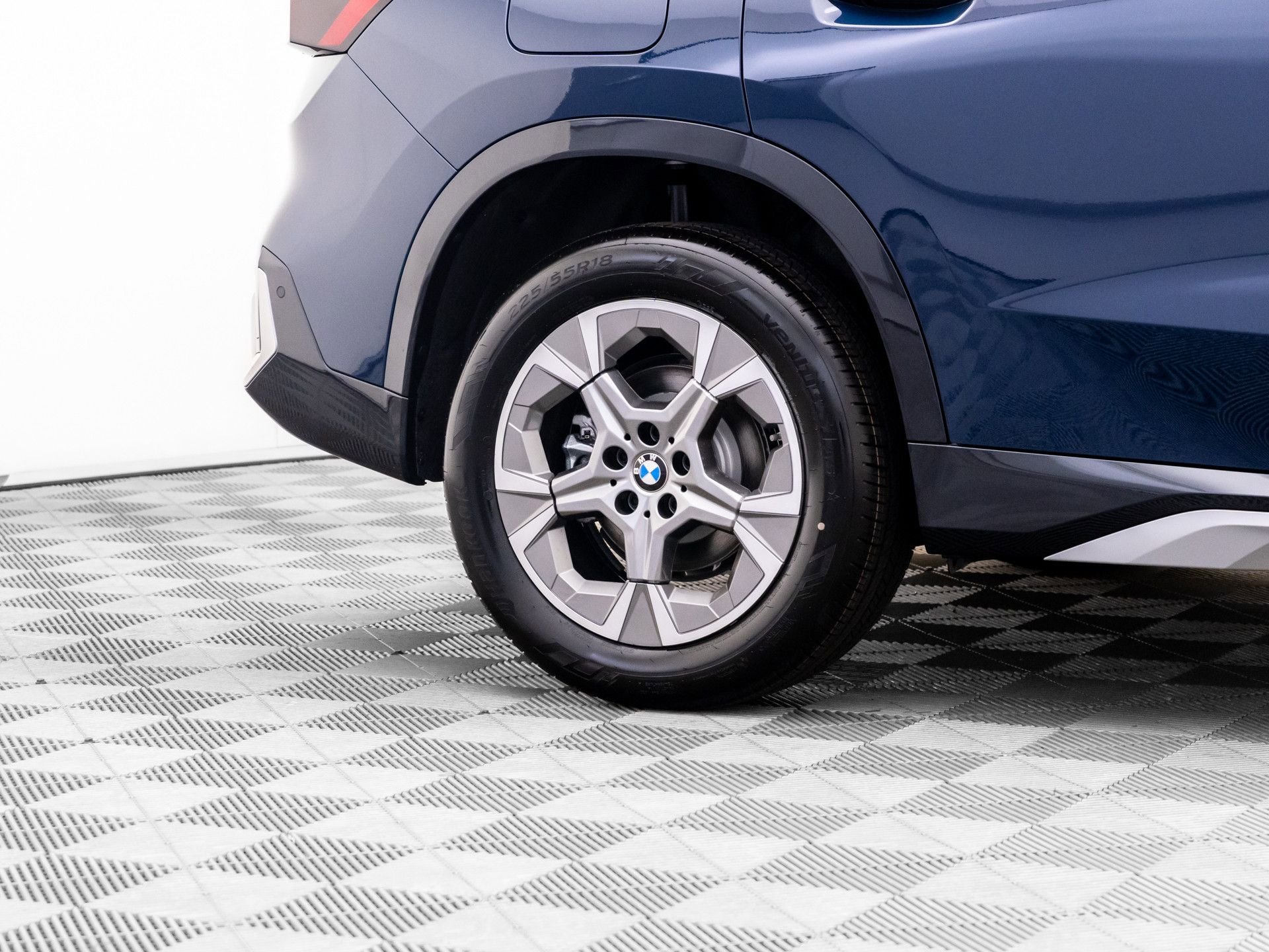 New 2026 BMW X1 xDrive28i AWD/4WD image 38