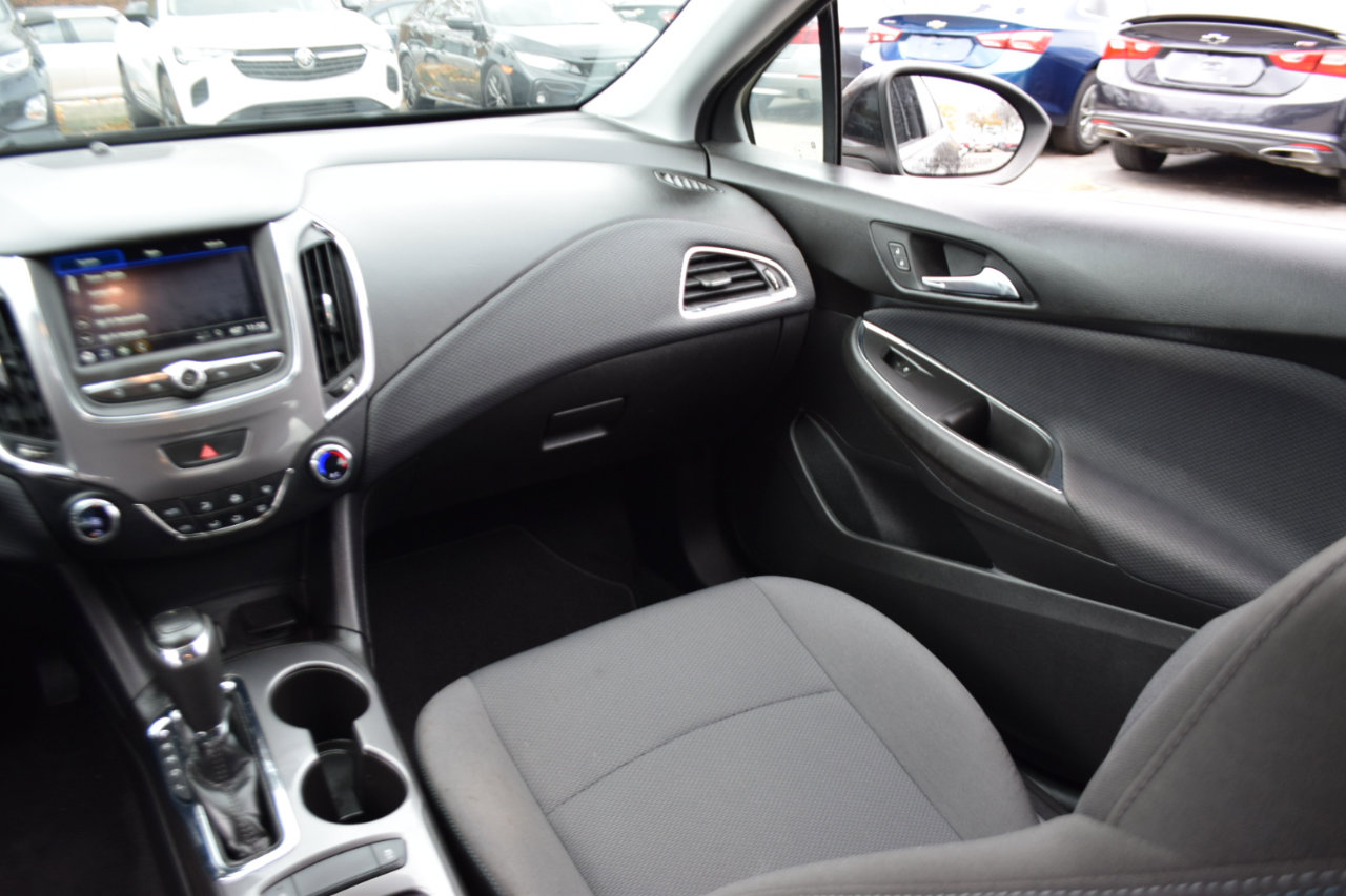 Used 2019 Chevrolet Cruze LT image 12
