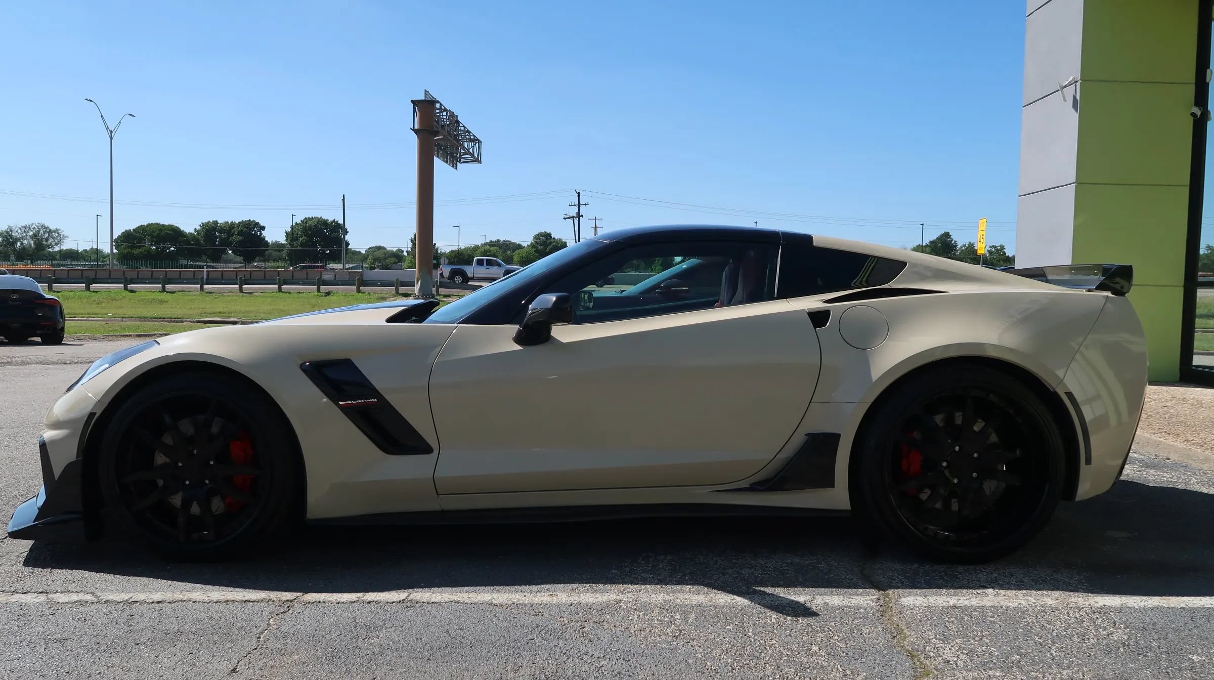 Used 2019 Chevrolet Corvette Grand Sport RWD image 6