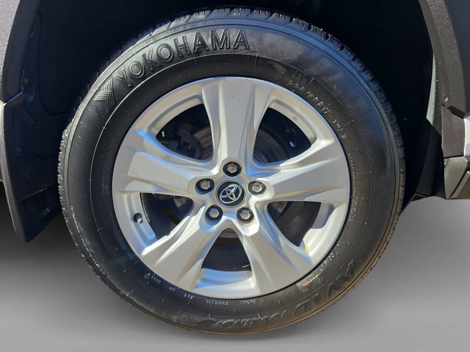 Used 2020 Toyota RAV4 XLE w/ All Weather Liner Package AWD/4WD image 19