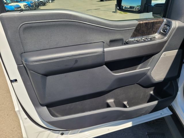 New 2026 Ford F250 Lariat w/ Black Appearance Package image 8