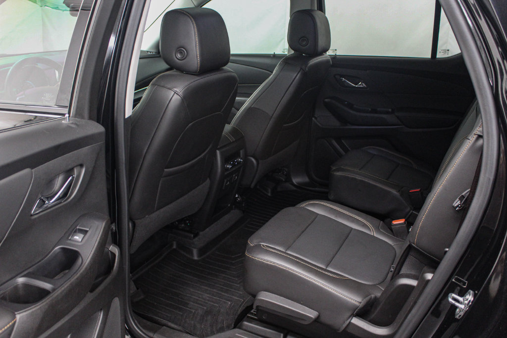 Used 2021 Chevrolet Traverse Premier w/ Redline Edition AWD/4WD image 18