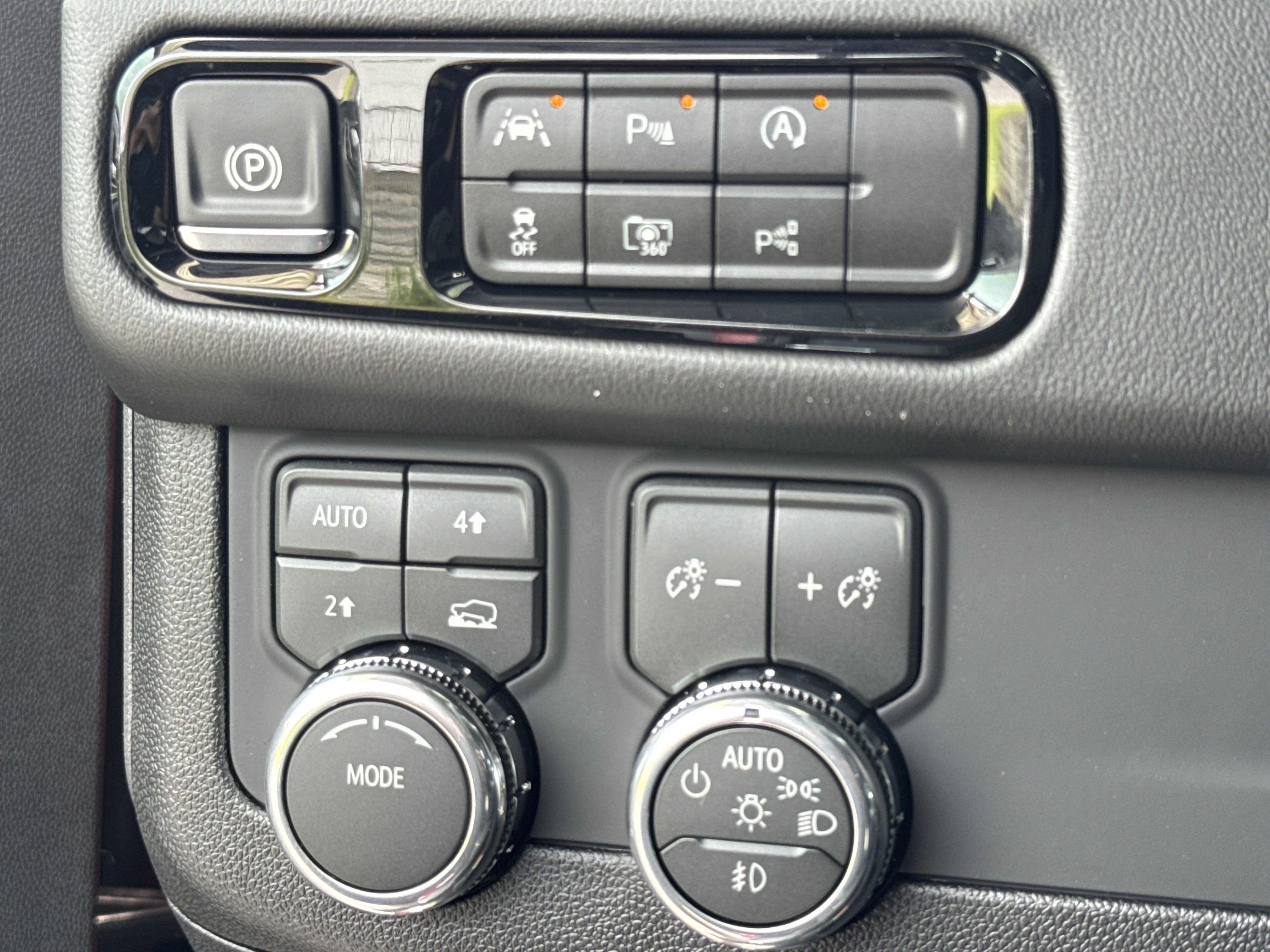 New 2026 GMC Yukon XL Elevation AWD/4WD image 19