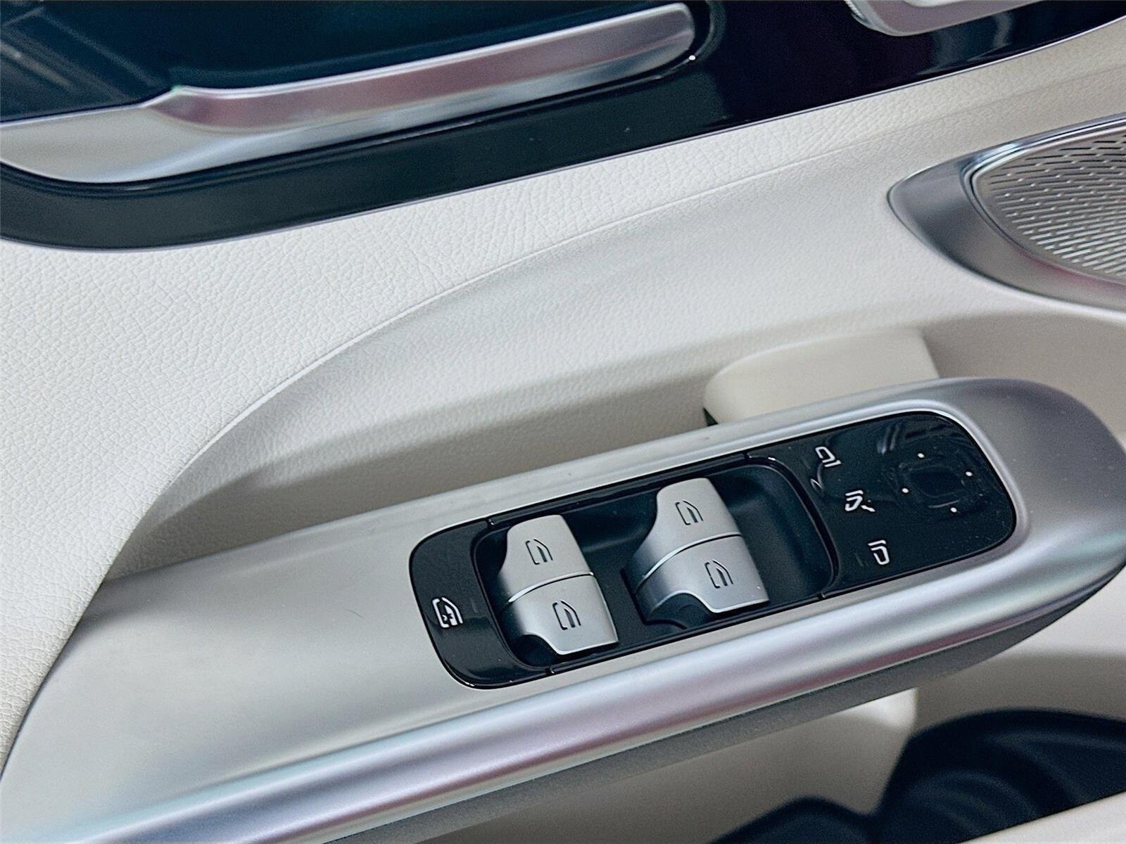 Certified 2026 Mercedes-Benz C 300 4MATIC Sedan image 22