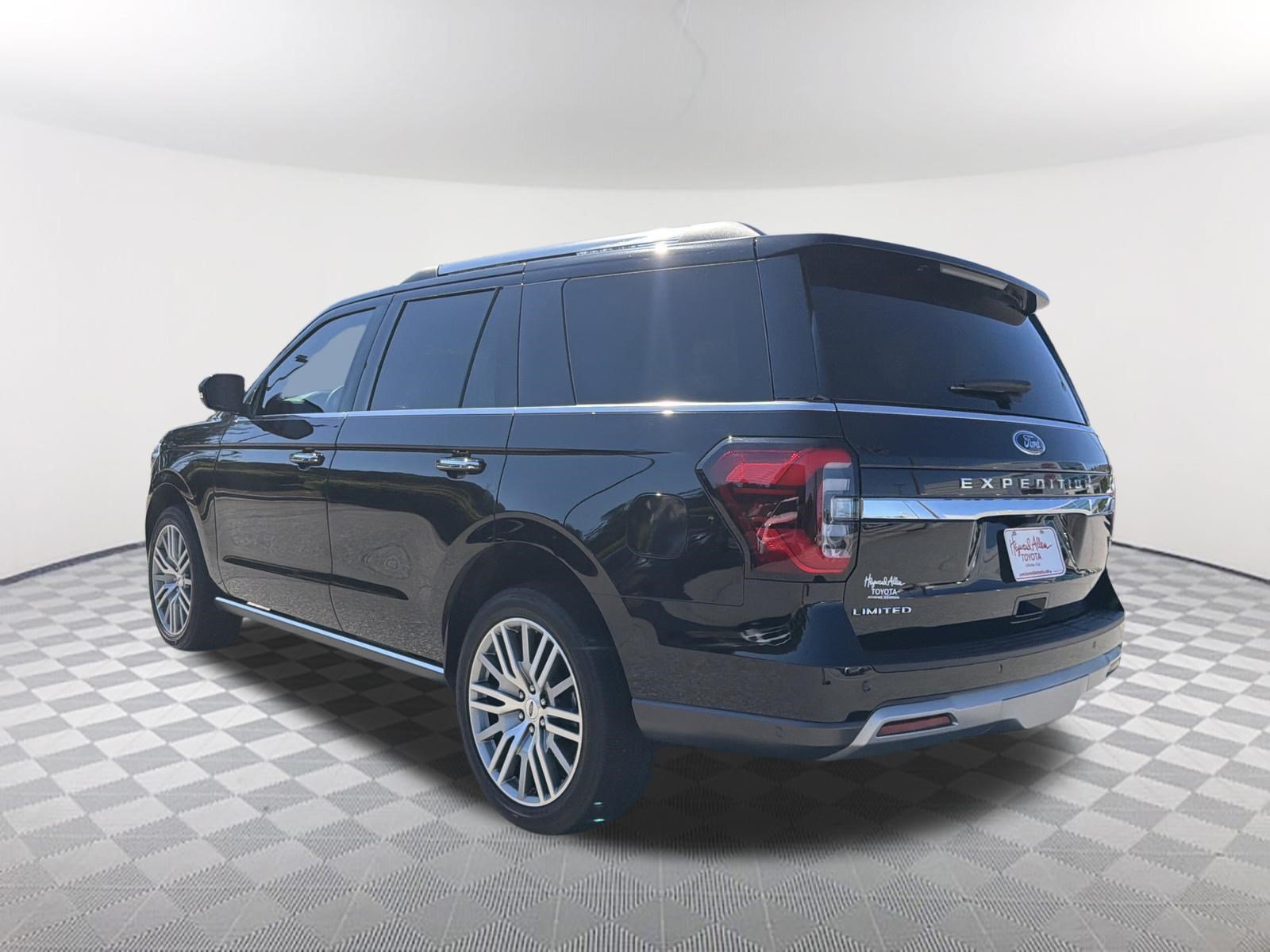 Used 2022 Ford Expedition Limited RWD image 13