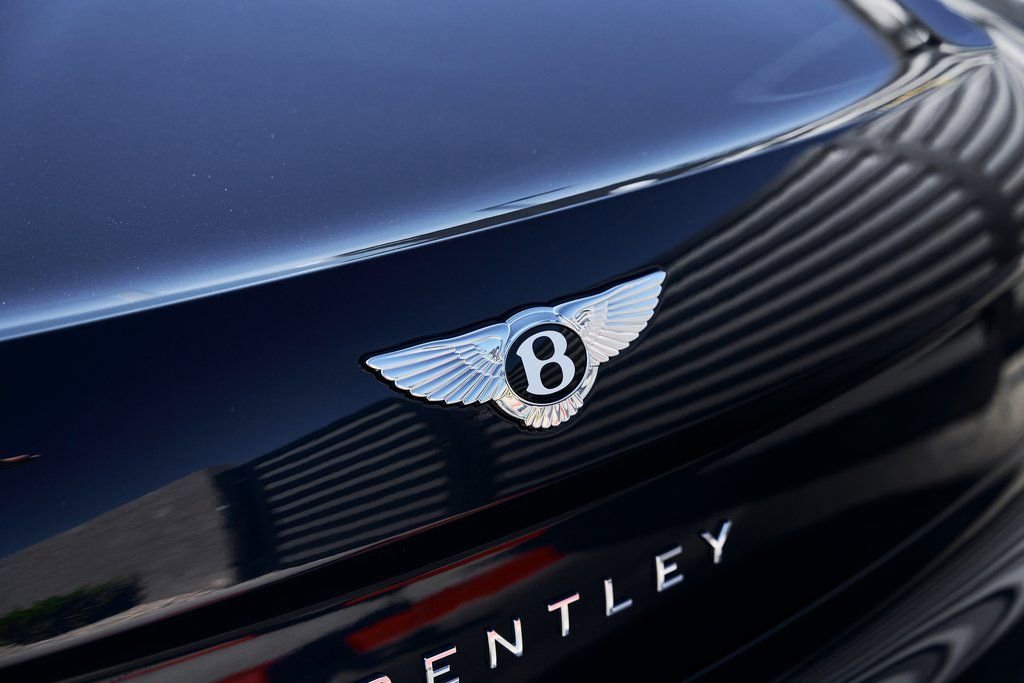 Used 2024 Bentley Flying Spur V8 image 11