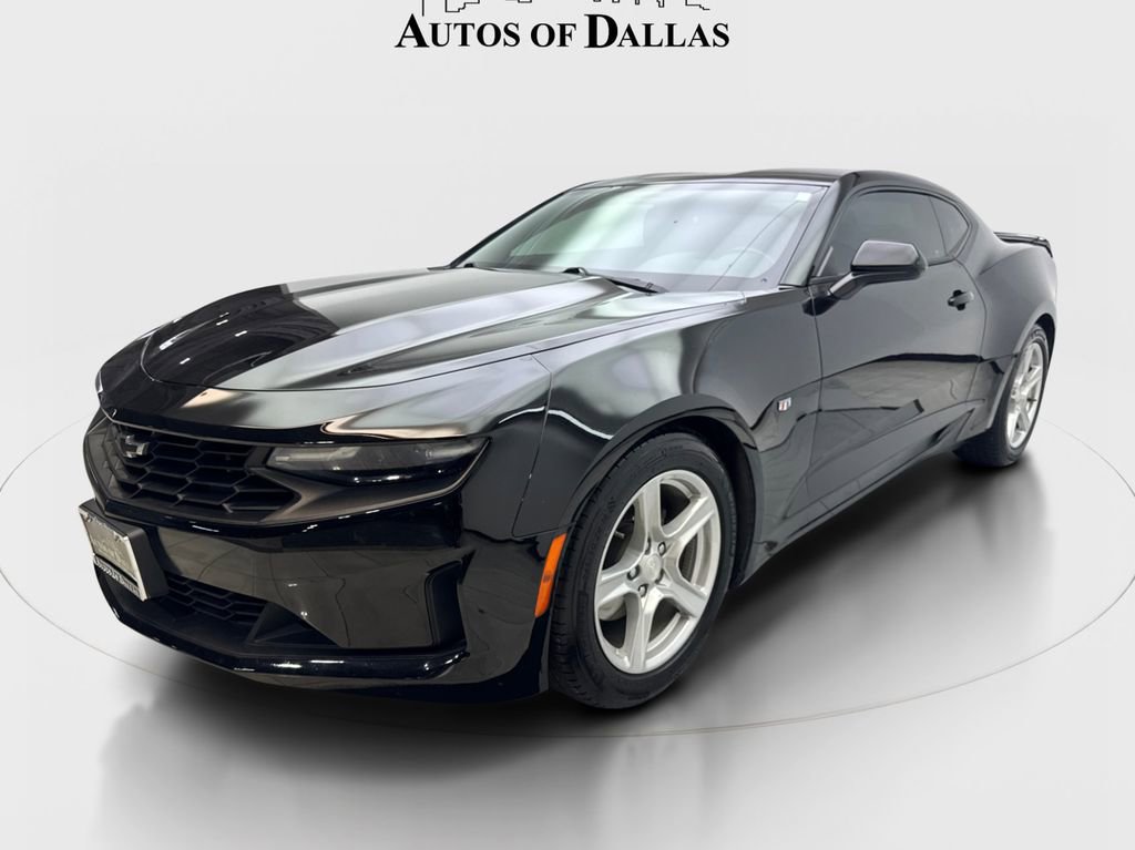 Used 2021 Chevrolet Camaro LT w/ Technology Package RWD image 2
