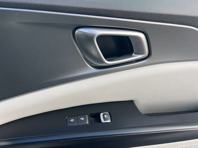 Certified 2023 Kia Carnival LX image 33