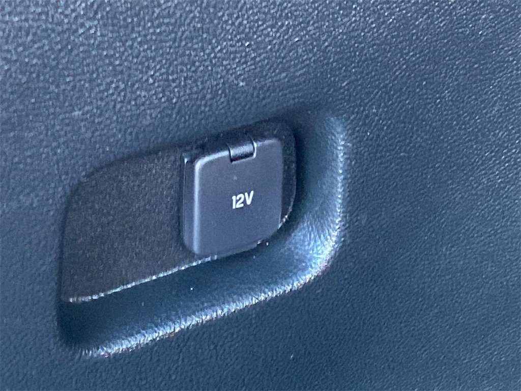 Used 2023 Ford Edge SE image 14