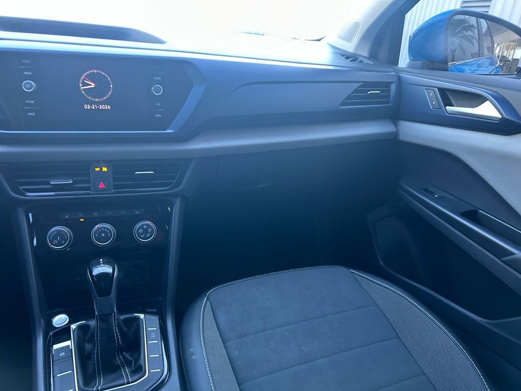 Certified 2023 Volkswagen Taos SE image 11
