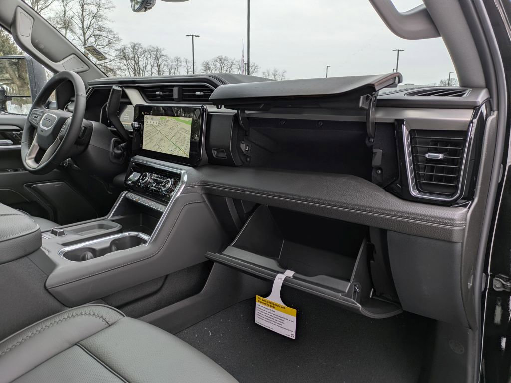 New 2026 GMC Sierra 3500 Denali w/ Denali Reserve Package image 26