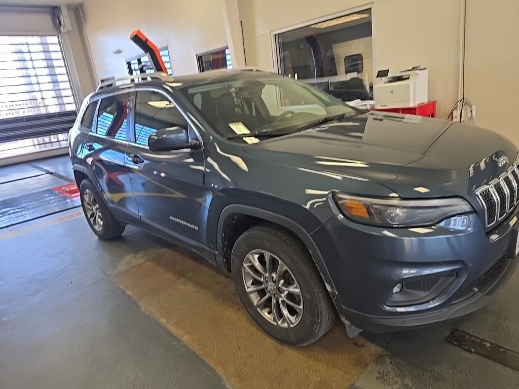 Used 2019 Jeep Cherokee Latitude Plus w/ Comfort/Convenience Group AWD/4WD image 1