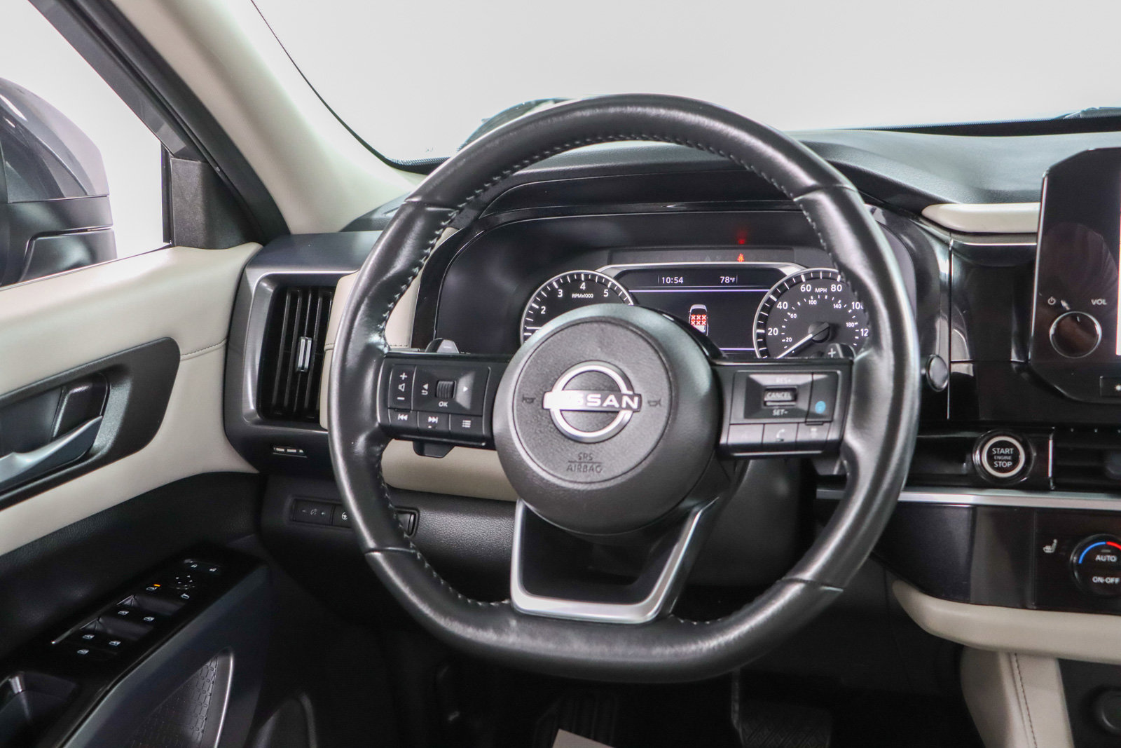 Used 2023 Nissan Pathfinder SL FWD image 12