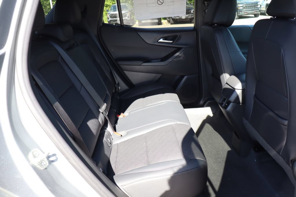 New 2026 Chevrolet Equinox LT w/ Convenience Package II FWD image 40