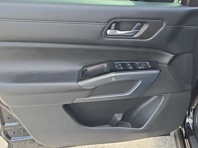 Certified 2023 Nissan Pathfinder SL FWD image 19