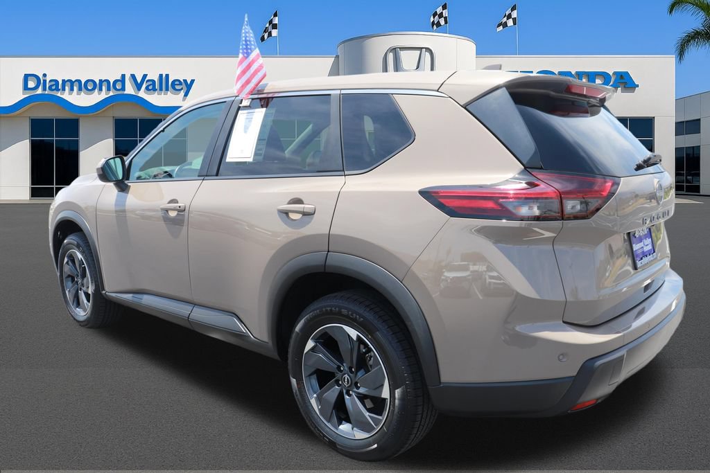 Used 2025 Nissan Rogue SV FWD image 4