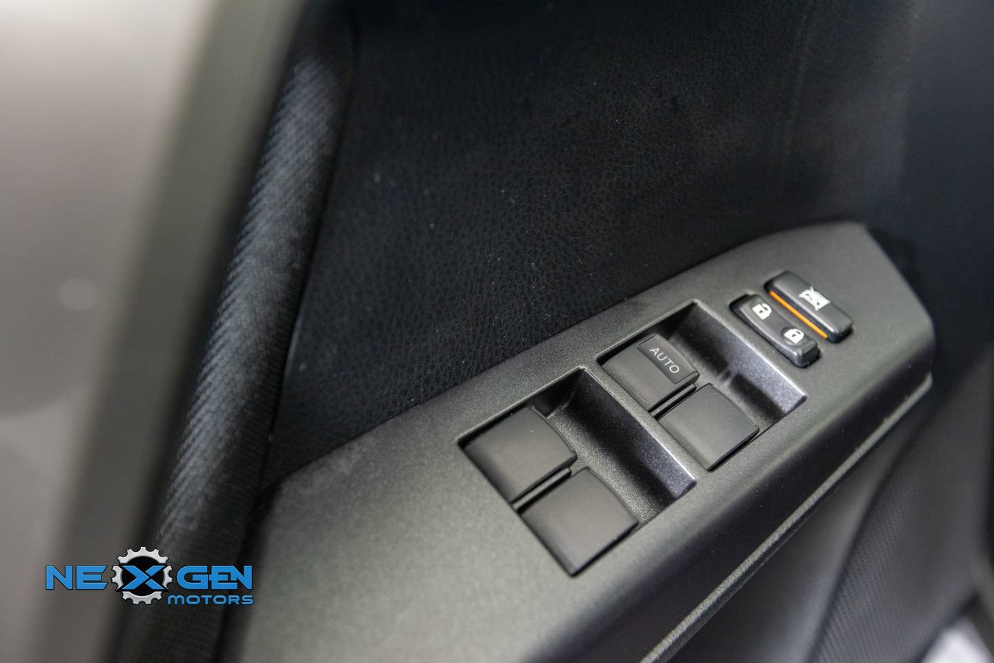 Used 2016 Toyota RAV4 LE FWD image 13