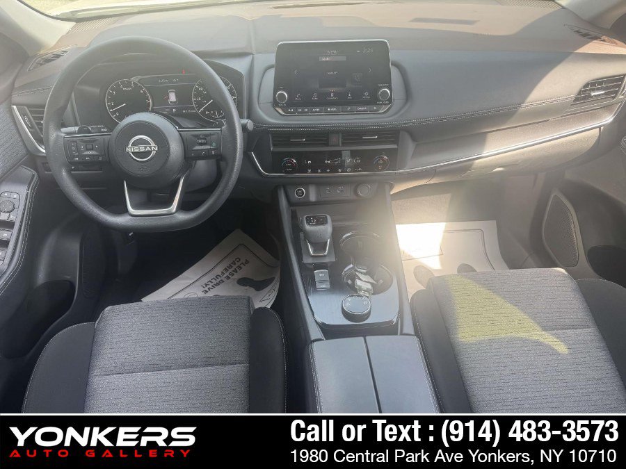 Used 2023 Nissan Rogue SV AWD/4WD image 7