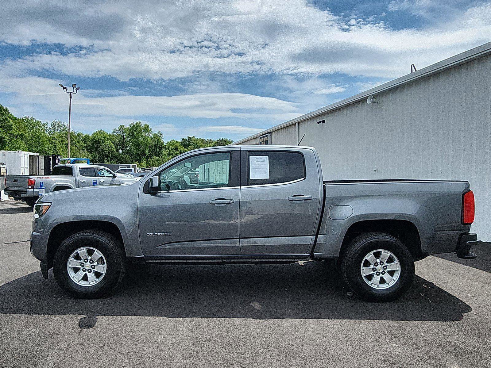 Used 2020 Chevrolet Colorado W/T w/ WT Convenience Package RWD image 2