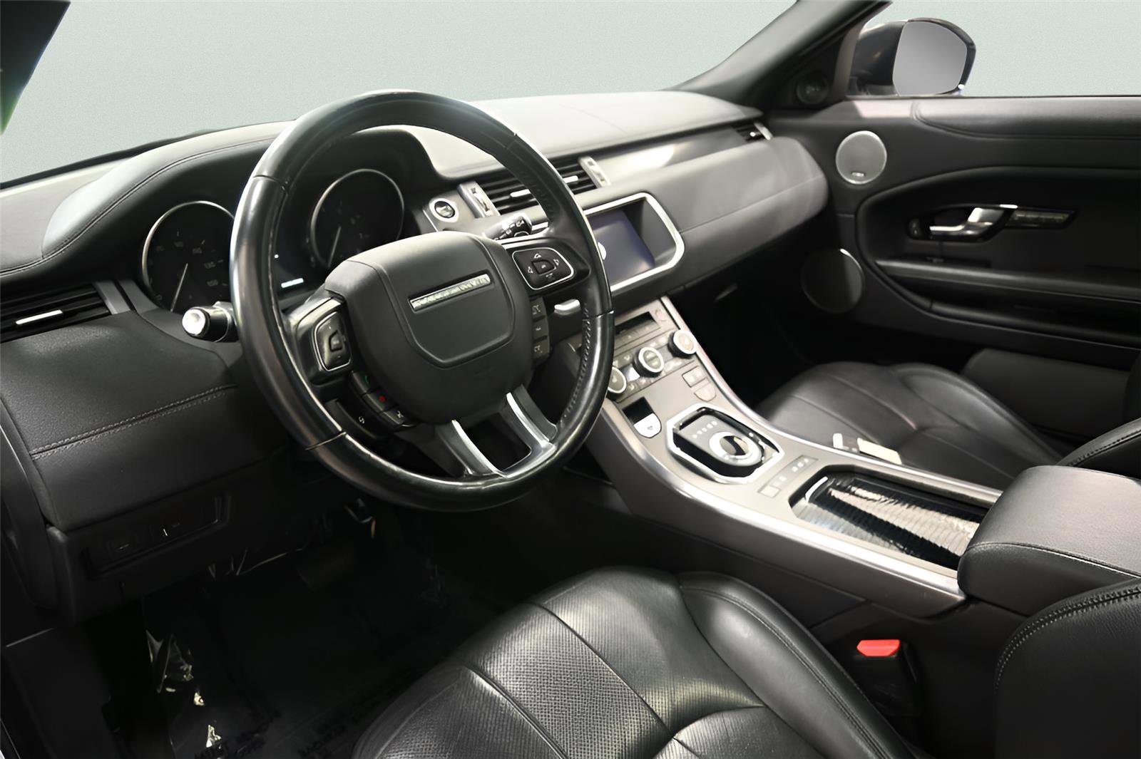 Used 2019 Land Rover Range Rover Evoque SE Premium AWD/4WD image 10